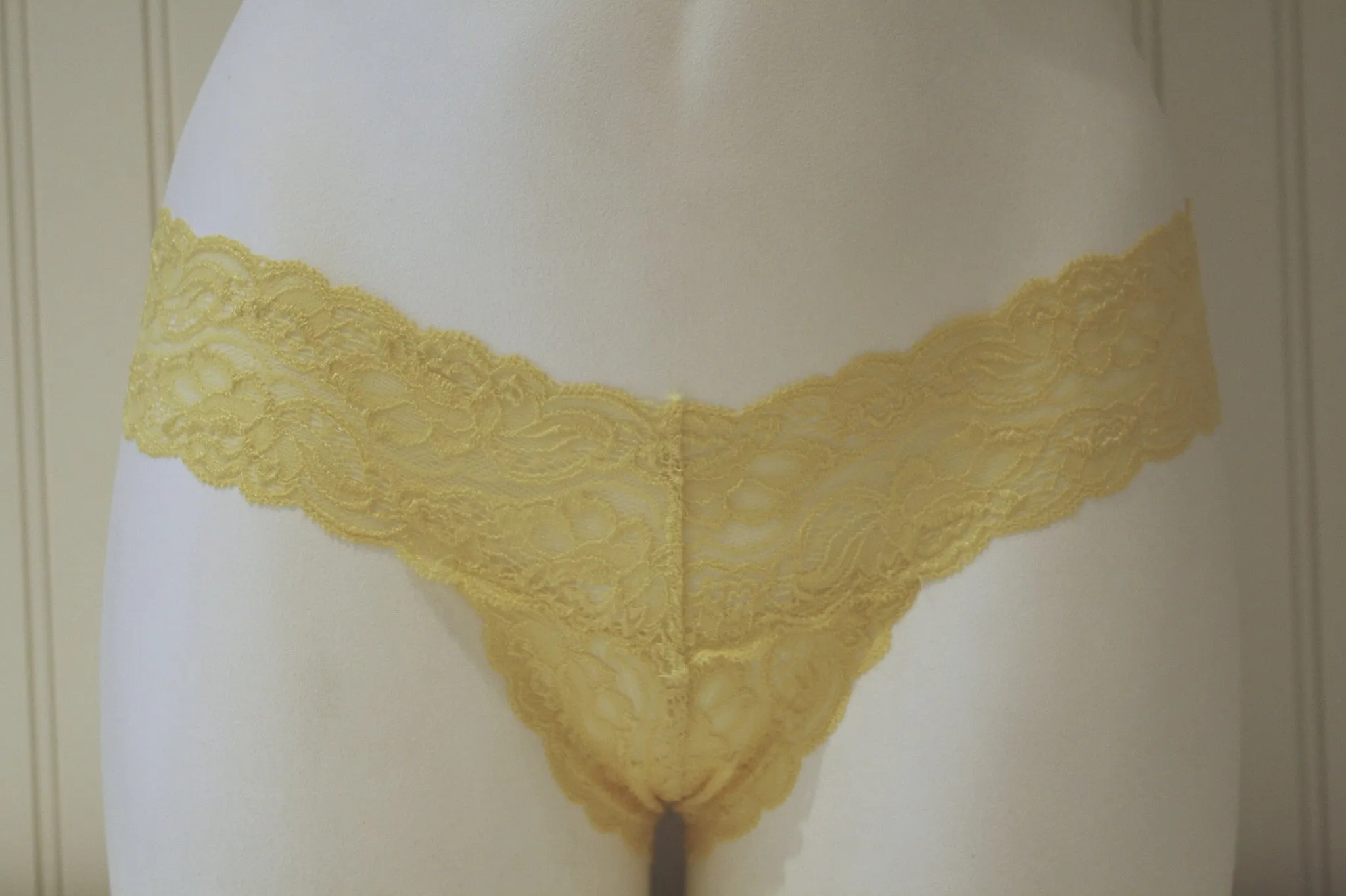 Chloe Lace Thong | Marigold