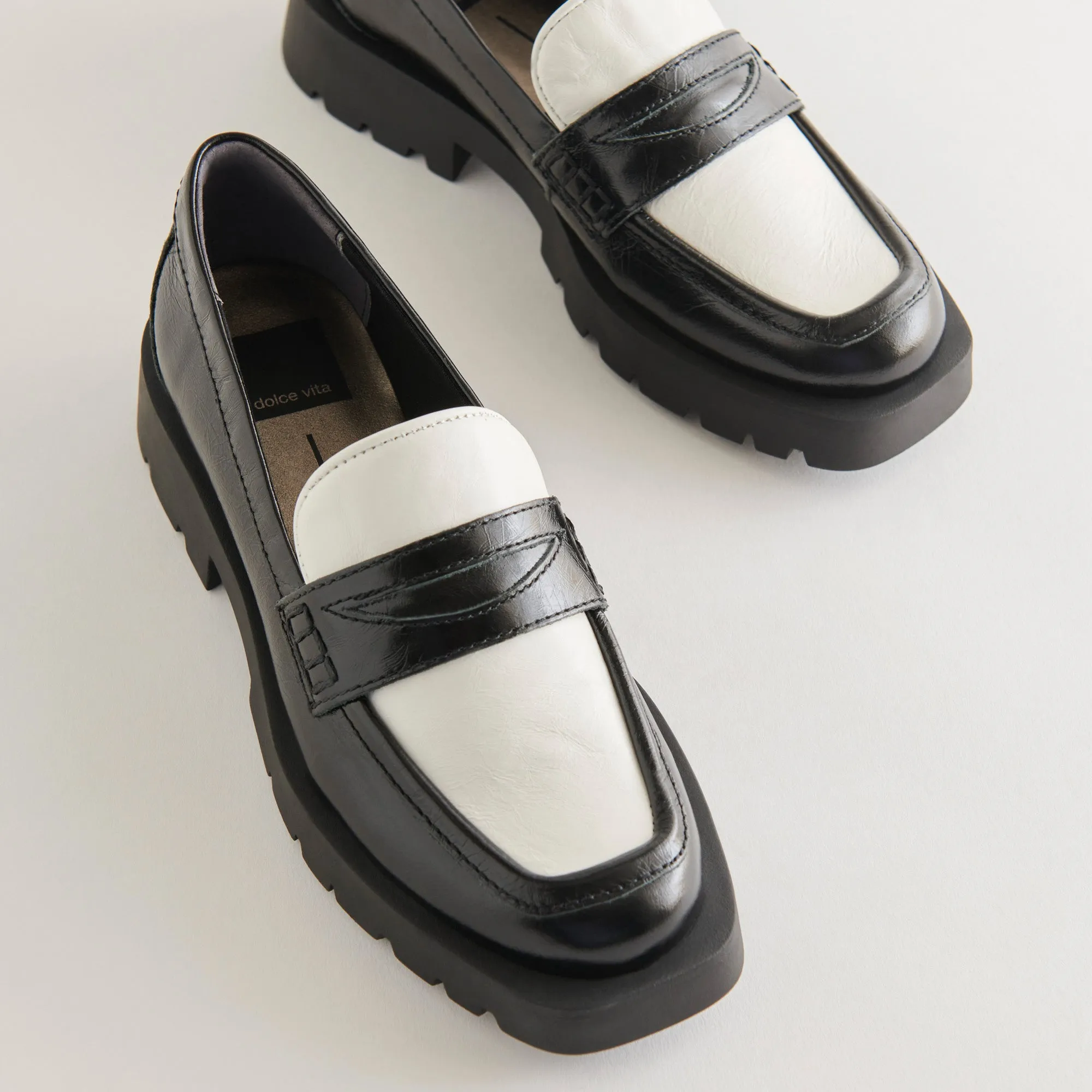 ELIAS FLATS BLACK WHITE CRINKLE PATENT