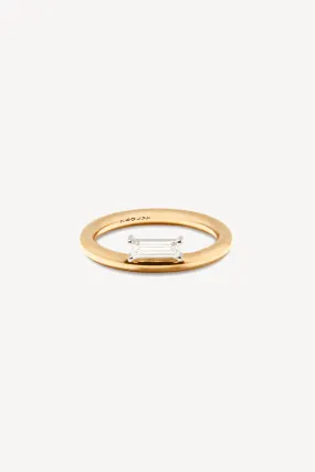 Round Ring Two Baguette Cut in Gold