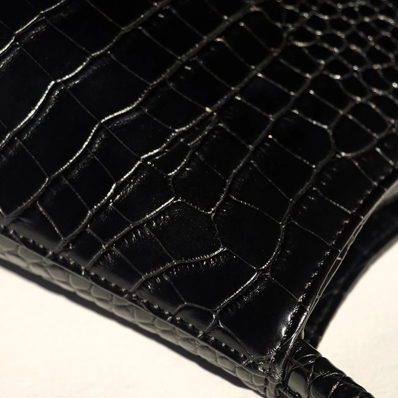 THE CHLOE BLACK MATTE CROC